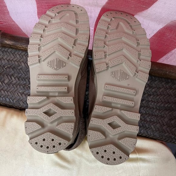 NWB Palladium Baggy Shoes Sz 8.5 - Picture 4 of 6